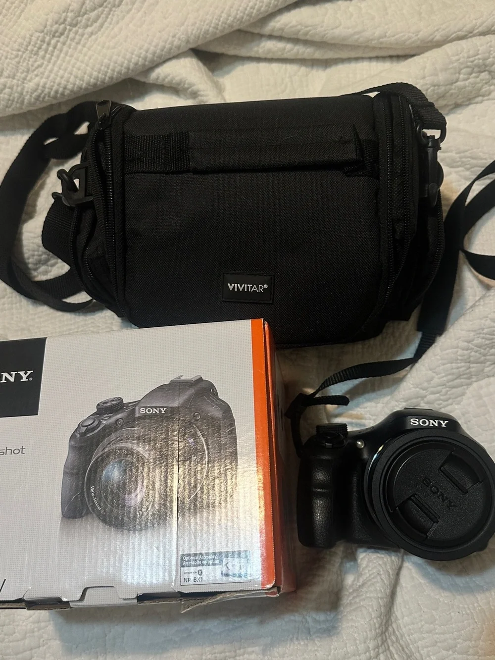 Sony Cyber shot HX400V Black Camera with Carrying Bag and Box